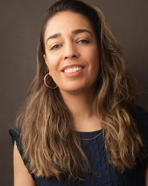 Rona Siddiqui Headshot